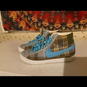 2004 nike school girl blazer mids